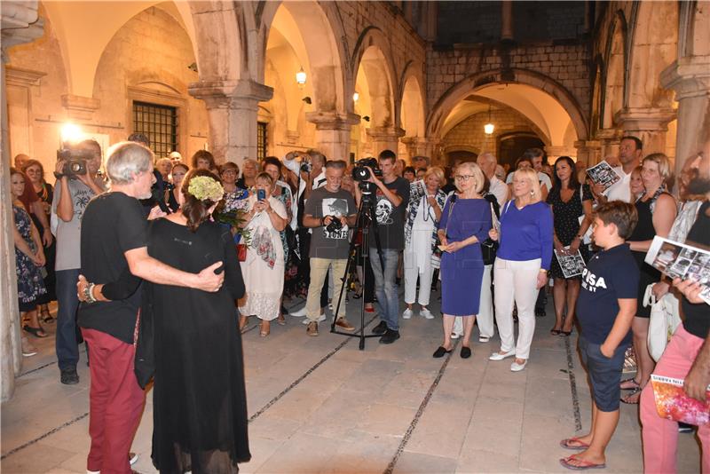 Dubrovnik: Otvorena izložba Romane Milutin Fabris