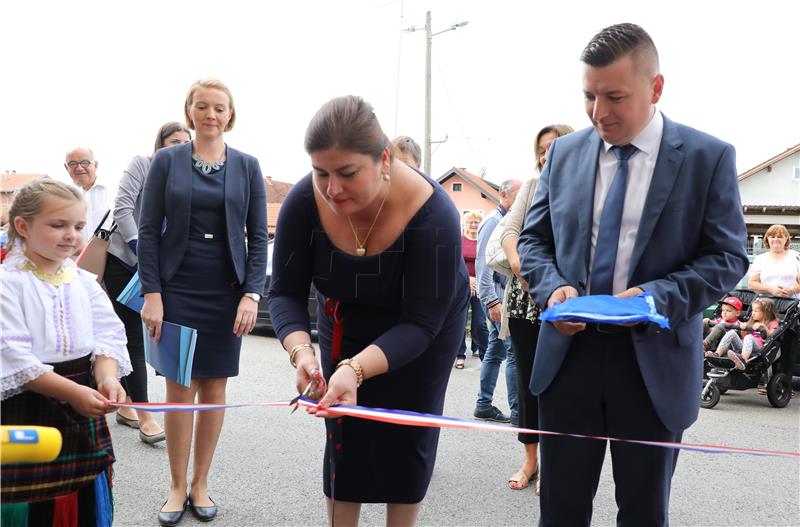 Ministrica Žalac na otvorenja Dječjeg vrtića "Vesela Pandica"