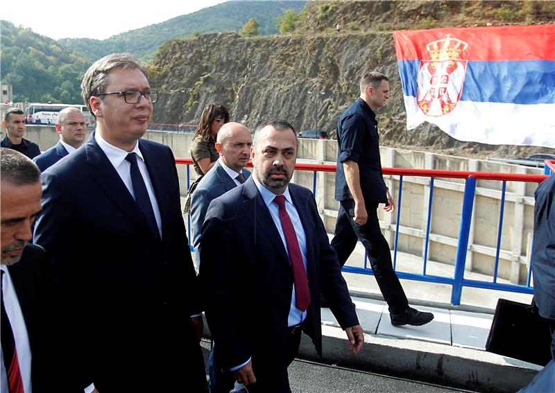 Police stop Vucic on his way to Banje village in  Kosovo