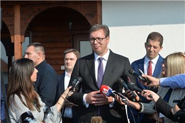 Vučić sunarodnjacima iz Banja: nisam želio riskirati vaše živote