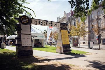 "Zagreb Burger Festival" na zagrebačkom Strossmayerovom trgu