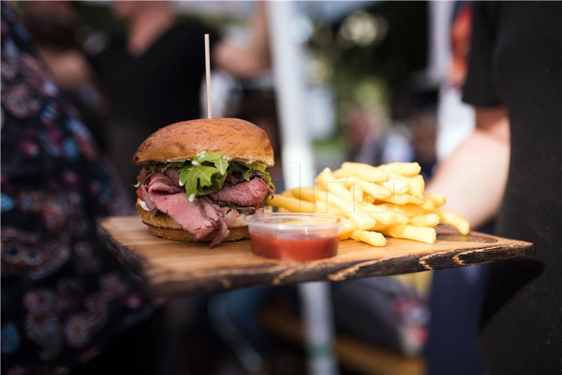 "Zagreb Burger Festival" na zagrebačkom Strossmayerovom trgu