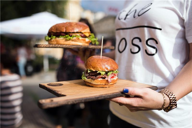 "Zagreb Burger Festival" na zagrebačkom Strossmayerovom trgu