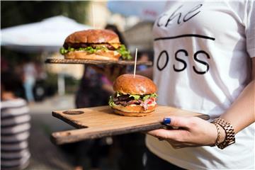 "Zagreb Burger Festival" na zagrebačkom Strossmayerovom trgu