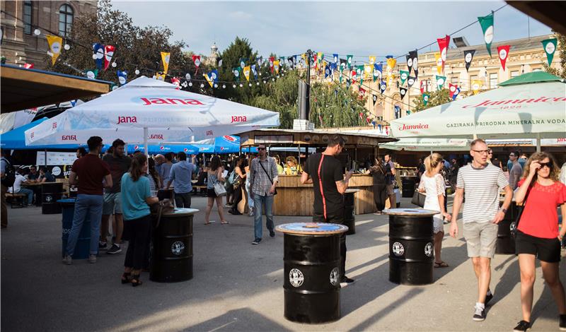 "Zagreb Burger Festival" na zagrebačkom Strossmayerovom trgu