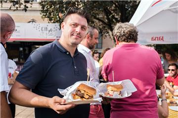 "Zagreb Burger Festival" na zagrebačkom Strossmayerovom trgu