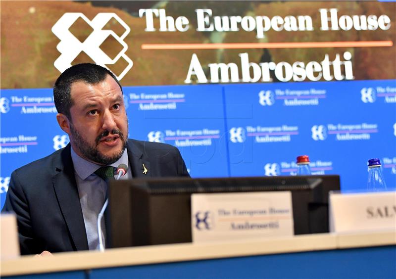 Salvini poručio Moscoviciju da "opere usta"