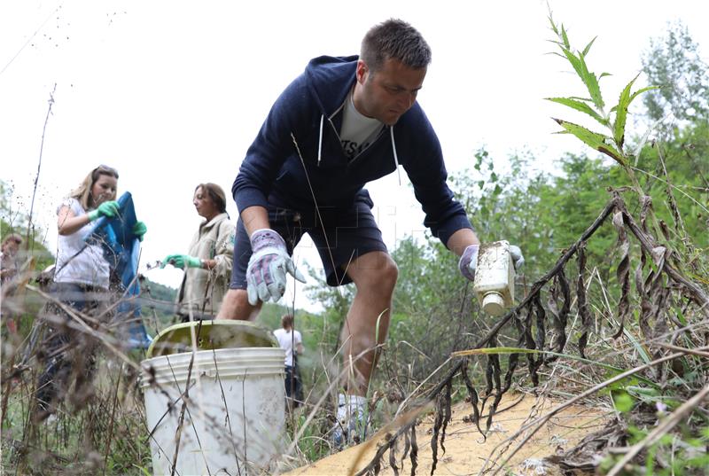 Čišćenje područje Parka prirode Medvednica