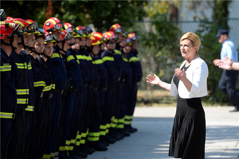 President visits firefighting command centre at Divulje