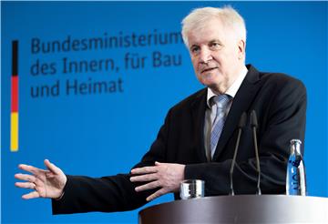 Seehofer i dalje optimističan u pogledu dogovora o migrantima s Italijom 