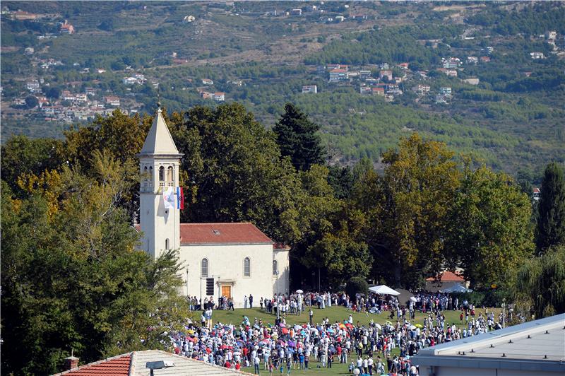 Središnje euharistijsko slavlje Trećega nacionalnog susreta hrvatskih katoličkih obitelji