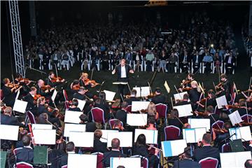 Svečanim koncertom obilježeno 20 godina od prvog nastupa Zagrebačke filharmonije u Vukovaru