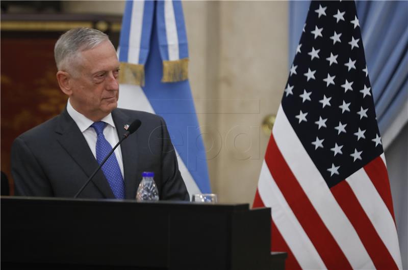 SAD: Mattis potvrdio da "ne misli otići"