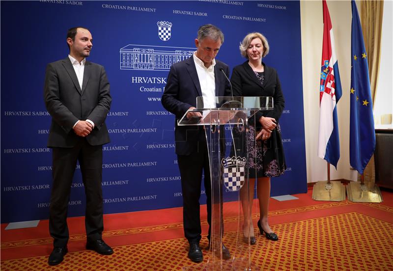 Konferencija za medije Milorada Pupovca