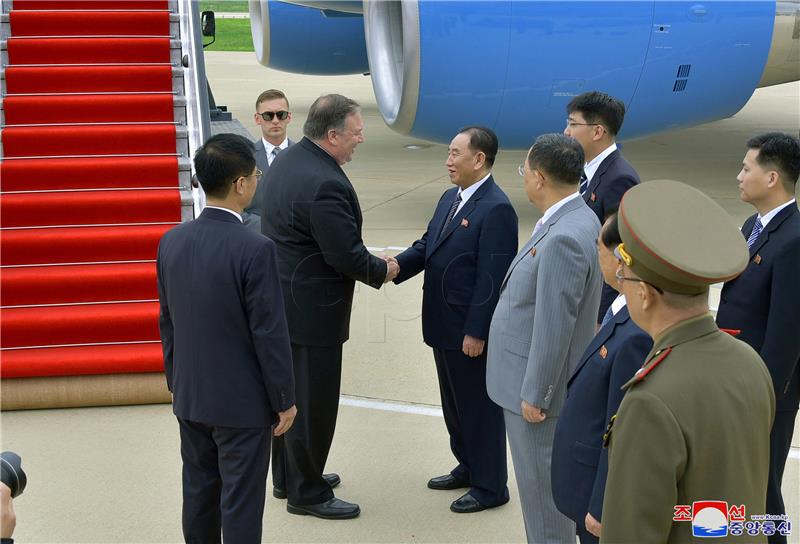 SAD neće oklijevati s uvođenjem sankcija onima koji gorivom opskrbljuju Sjevernu Koreju