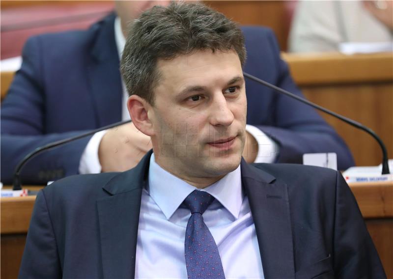 Petrov comments on text messages scandal; I too have witnessed politicians' nontransparent behaviour