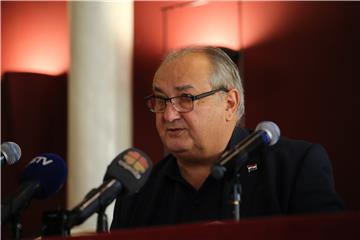  Božidar Šnajder, intedant osječkog HNK-a održao konferenciju za novinare