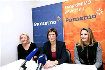  Konferencija za medije političke stranke Pametno