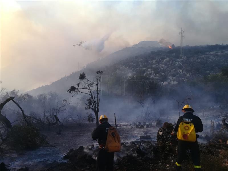 MORH: Canadair gasio požar kod Metkovića