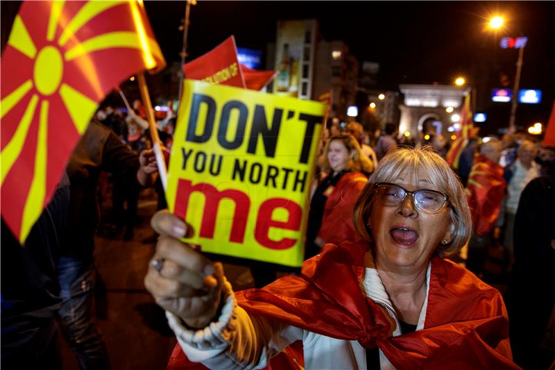 Na makedonskom referendumu nadmoćno pobijedili pristaše promjene imena, ali uz mali odaziv