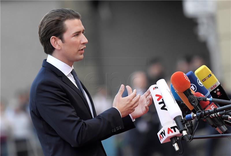 Kurz želi popraviti odnose između EU-a i Rusije tijekom posjeta Sankt Peterburgu 