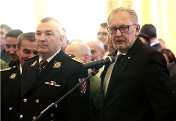 Grabar-Kitarović priredila svečani prijam u prigodi obilježavanja Dana policije i blagdana sv. Mihovila