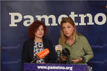 Konferencija za medije stranke Pametno