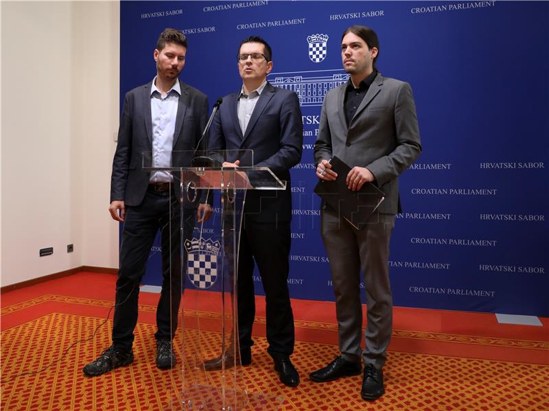 Konferencija za medije Živog zida o knjižnicama