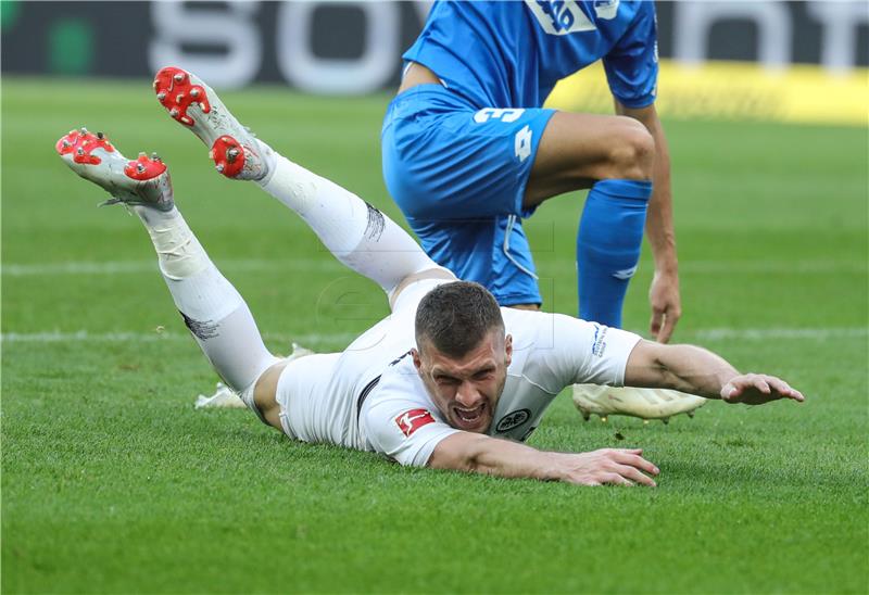 Rebić zabio gol, pa zaradio isključenje