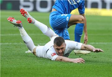 Rebić zabio gol, pa zaradio isključenje