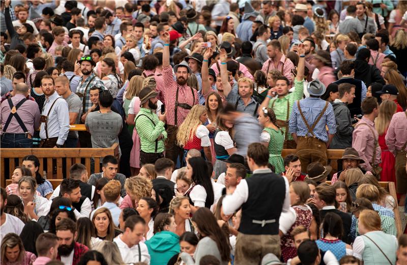 Završio Oktoberfest, ispijeno 7,5 milijuna litara piva