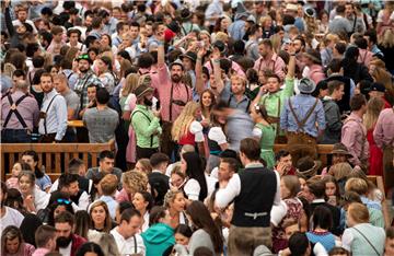 Završio Oktoberfest, ispijeno 7,5 milijuna litara piva