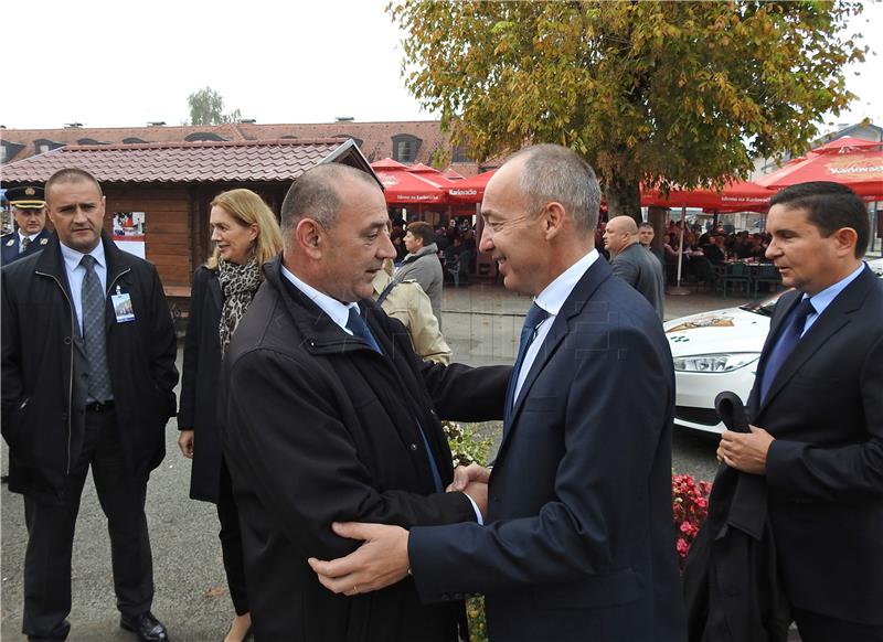 Defence Minister extends best wishes to Croatian soldiers  on Independence Day