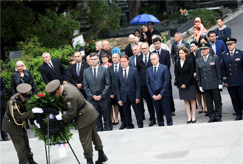 State leadership lays wreaths at Mirogoj cemetery on Independence Day