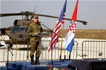 Na Plesu predstavljeni helikopteri Black Hawk