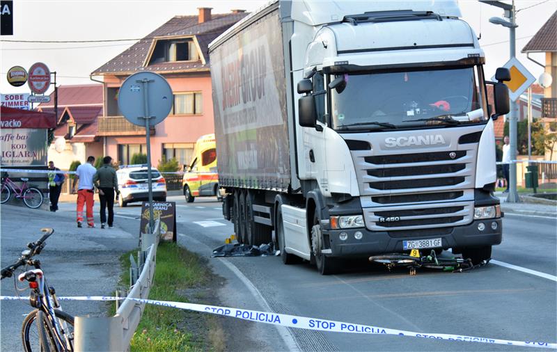 U Karlovcu pod teretnjakom poginulo dijete