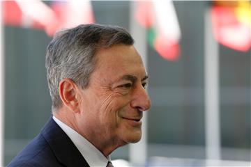 Italija treba prestati preispitivati euro - Draghi