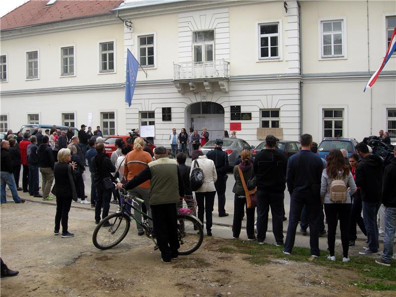 Petrinjci prosvjedovali protiv gradonačelnika