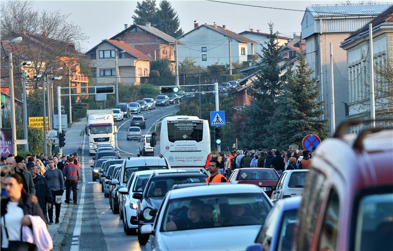 Stanovnici Turnja prosvjedovali na D1