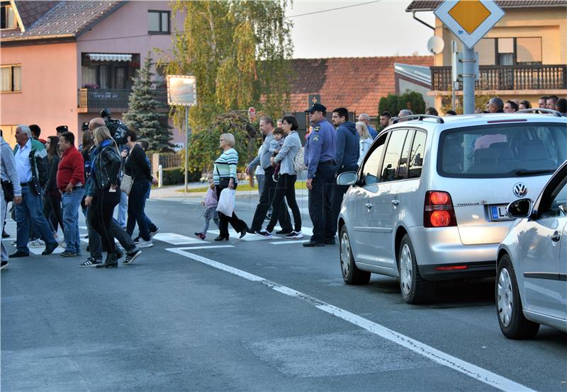 Stanovnici Turnja prosvjedovali na D1