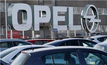 (FILE) GERMANY OPEL POLICE SEARCH