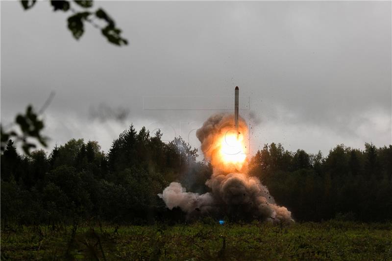 Putin traži objašnjenje za povlačenje iz INF-a; na posljedice upozoravaju Gorbačov, Berlin