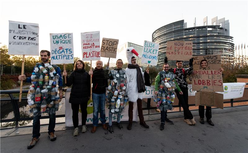 EP usvojio Direktivu o zabrani plastike za jednokratnu uporabu 