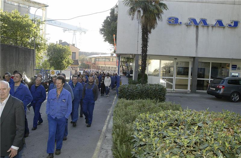 3. Maj workers continue strike