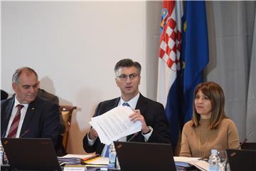 VLADA Plenković: Vladina sjednica na Hvaru referentna je za razvoj otoka