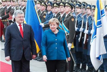 Merkel se izjasnila za održavanje sankcija Moskvi