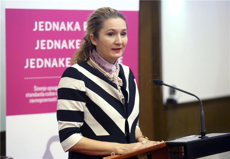 Muškarac u Hrvatskoj zaradi plaću i pol više od žene 