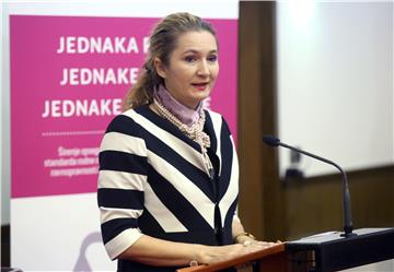 Muškarac u Hrvatskoj zaradi plaću i pol više od žene 