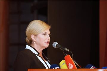 Grabar-Kitarović pohvalila Vladine reformske mjere i upozorila na probleme