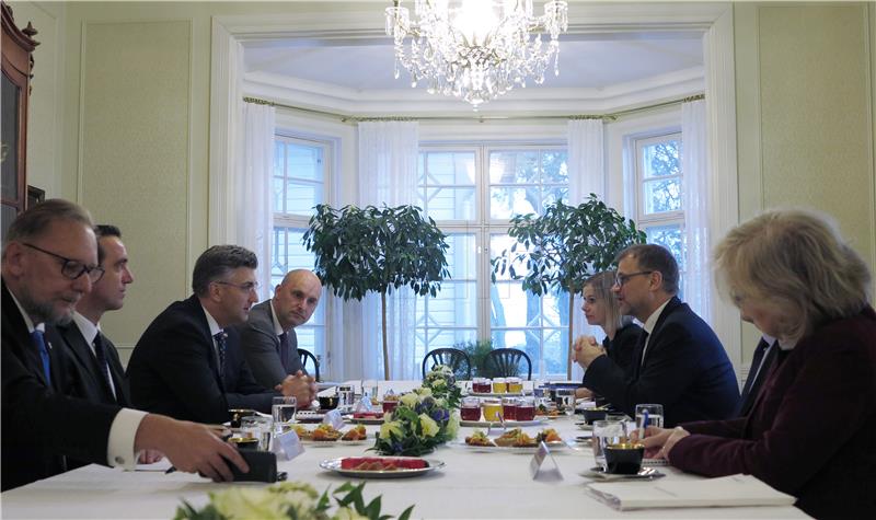 Croatian and Finnish PMs satisfied with bilateral relations 